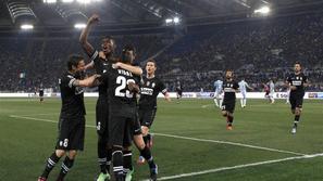 Pogba Vidal Marchisio Lichtsteiner Vučinić Pirlo Lazio Juventus Serie A Italija 