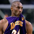 Kobe Bryant ni imel dovolj pomoči soigralcev. (Foto: Reuters)