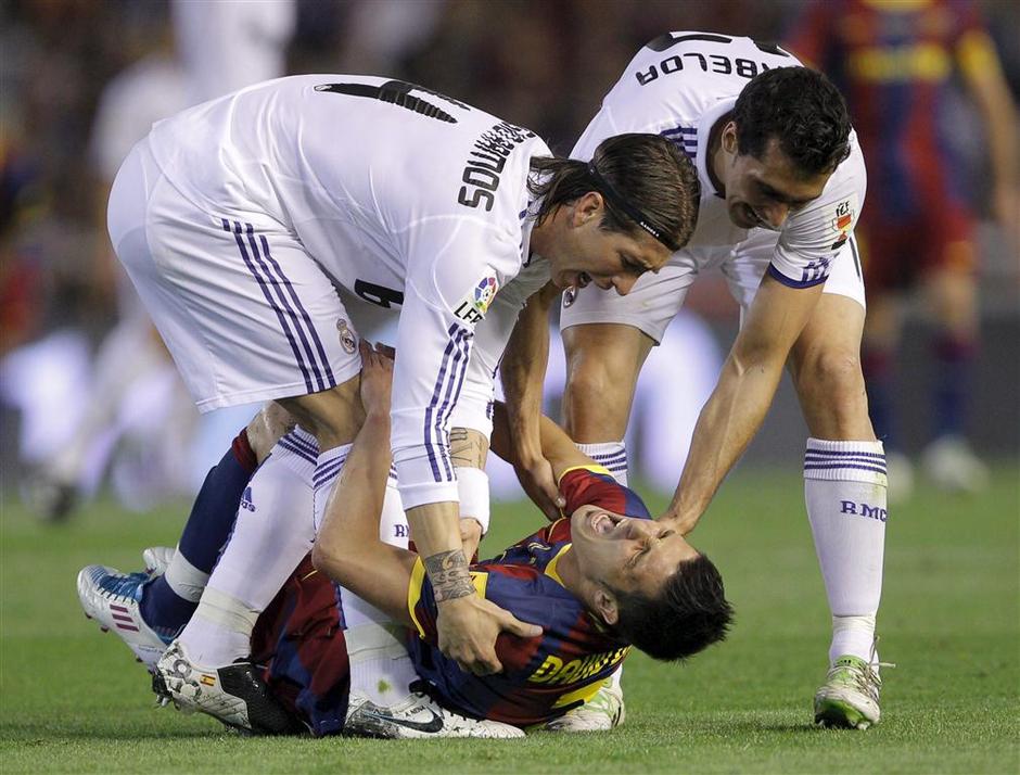 Sergio Ramos, Alvaro Arbeloa in David Villa Real Madrid Barcelona Mestalla | Avtor: EPA