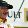 Robert Kubica ima kar nekaj razlogov za dobro voljo. (Foto: Renault)