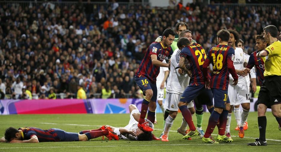 Busquets Pepe Real Madrid Barcelona | Avtor: Reuters