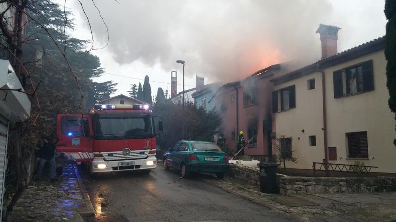 Požar v Piranu na Rozmanovi ulici