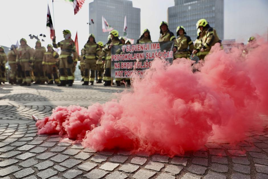protestni shod poklicnih gasilcev | Avtor: Saša Despot