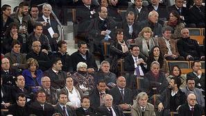 Cesc Fabregas je šalo reprezentančnega kolega sprejel z nasmehom. (Foto: Sport)
