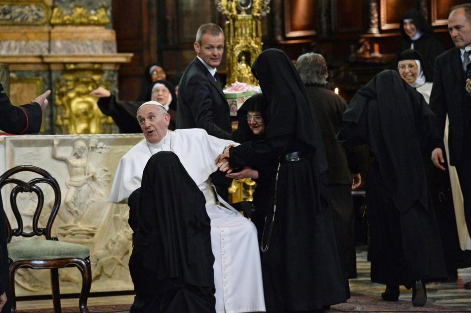 Nune napadle papeža | Avtor: EPA