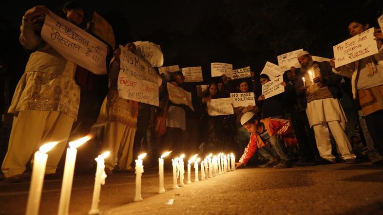 Razno 17.03.13, indija, posilstvo, demonstracije, svece, New Delhi, foto: reuter