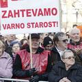 Slovenija 17.11.2012 mnozicne demonstracije proti vladnim ukrepom za resevanje k