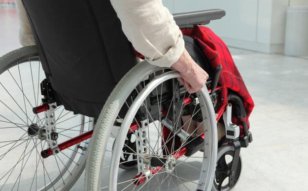 razno 03.04.13. invalid, invalidski vozicek, foto: shutterstock