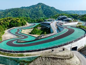 Zasebno dirkališče Magarigawa na Japonskem.