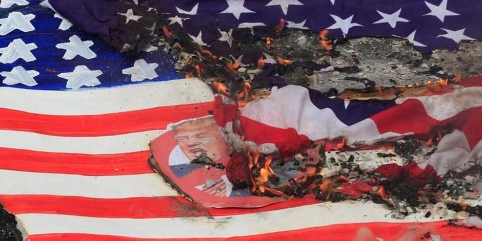 Donald Trump, zastava, zažiganje zastave | Avtor: Reševalni pas/Twitter