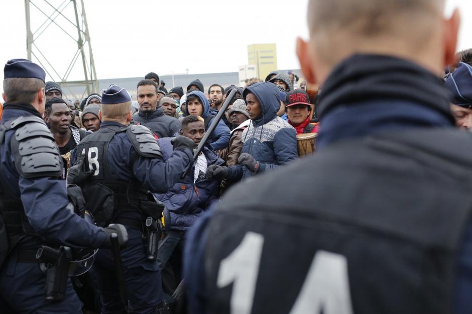 Nemiri v Calaisu | Avtor: EPA