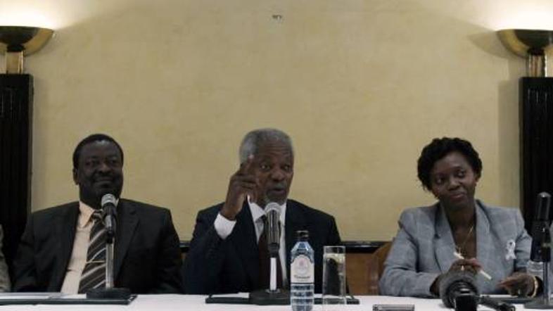 Glavni posrednik in nekdanji sekretar Združenih narodov Kofi Annan govori na nov