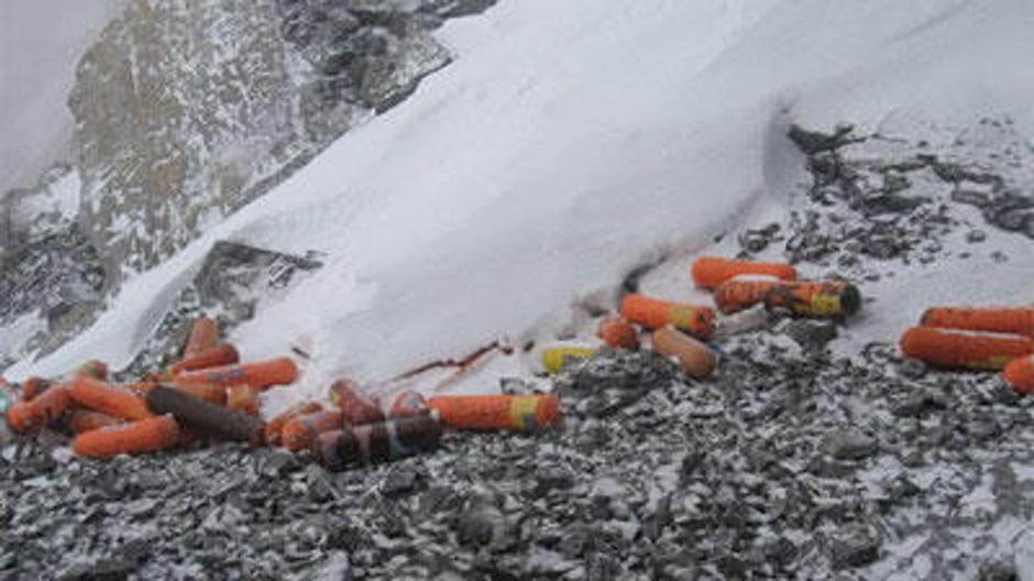Skupina 20 alpinistov se je podala na najvišjo goro sveta in počistila smeti, ki | Avtor: Žurnal24 main