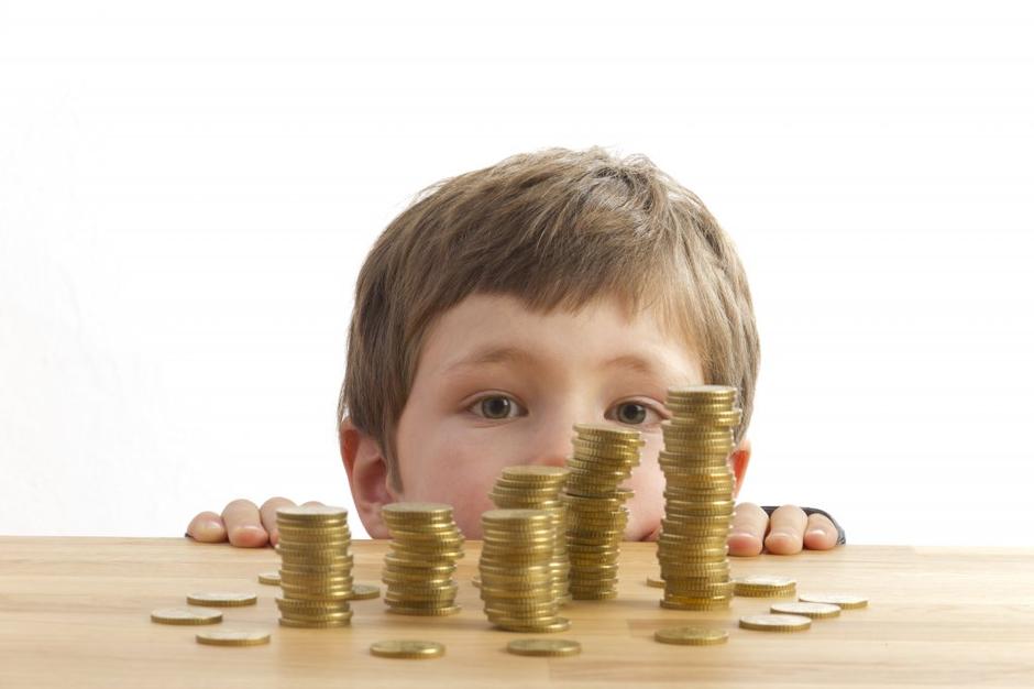 Otrok z denarjem | Avtor: Shutterstock