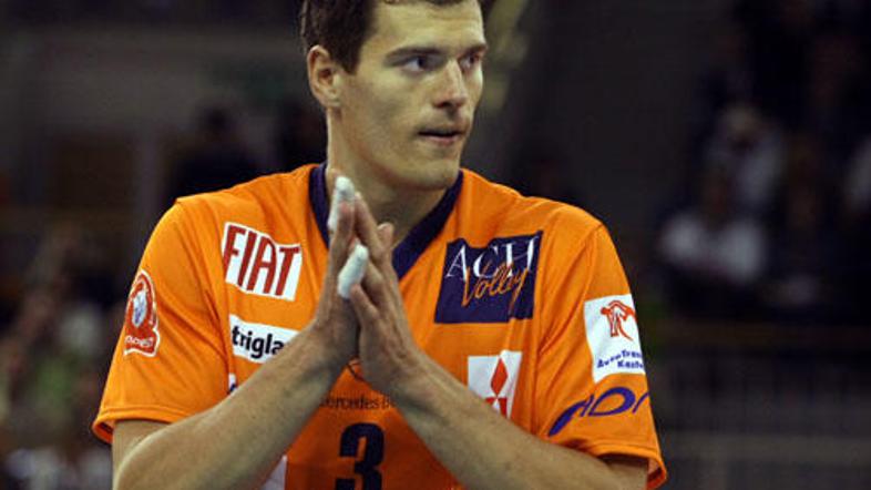 Davor Čebron ne bo mogel pomagati slovenski izbrani vrsti v boju za EP.