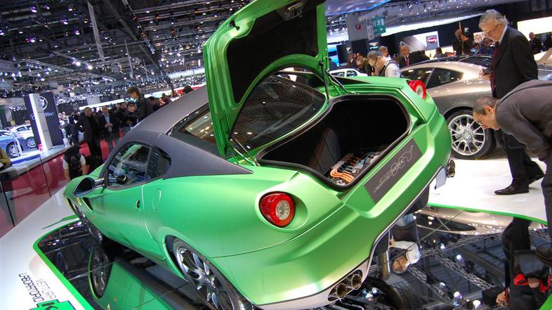 ferrari hibrid avtosalon ženeva
