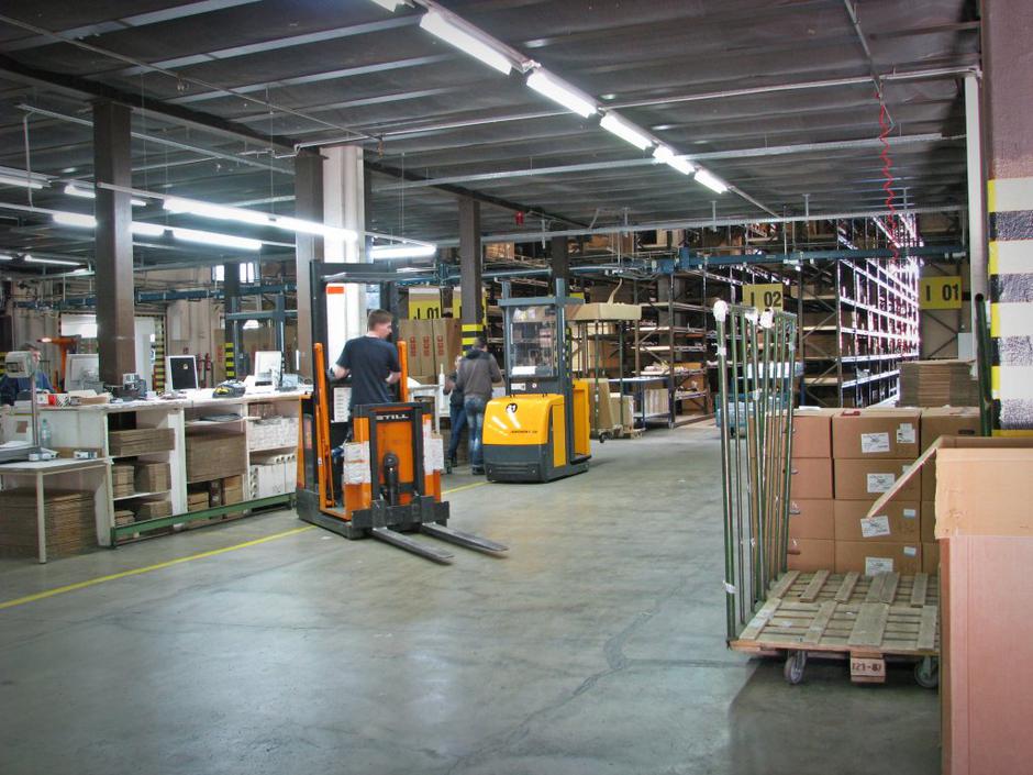 Mazdino skladišče v Celovcu | Avtor: Andrej Leban