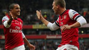 Podolski Walcott Arsenal Fulham Premier League Anglija liga prvenstvo