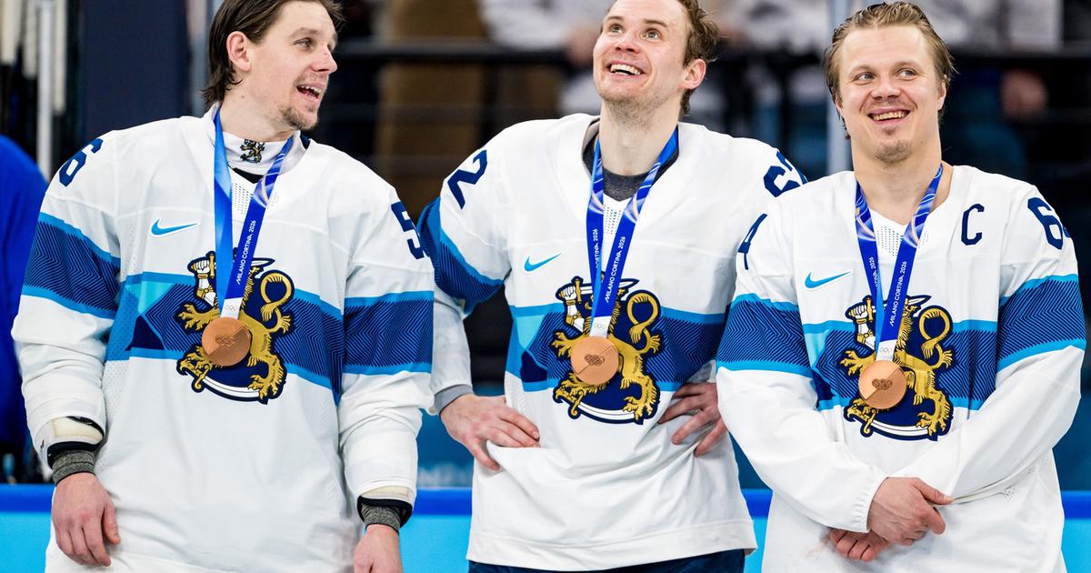 Finskim hokejistom olimpijski bron Kép