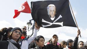 Po zrušenju Ben Alija v Tuniziji premier Ghannouchi ni bil ravno priljubljen. (F