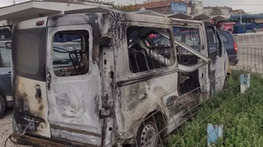 zažgan kombi Grobari