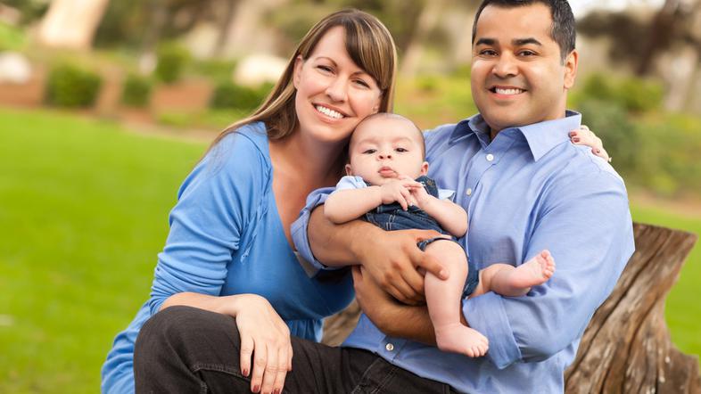 Državljan tretje države lahko dobi dovoljenje za prebivanje kot družinski član s