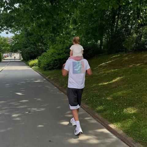 Luka Dončić s hčerkama