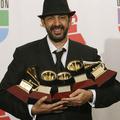 Veliki zmagovalec Juan Luis Guerra, ki je prejel šest grammyjev.