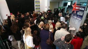 Med več kot 200 izbranimi na avdiciji se je v polfinale uvrstilo 50 talentov. (F