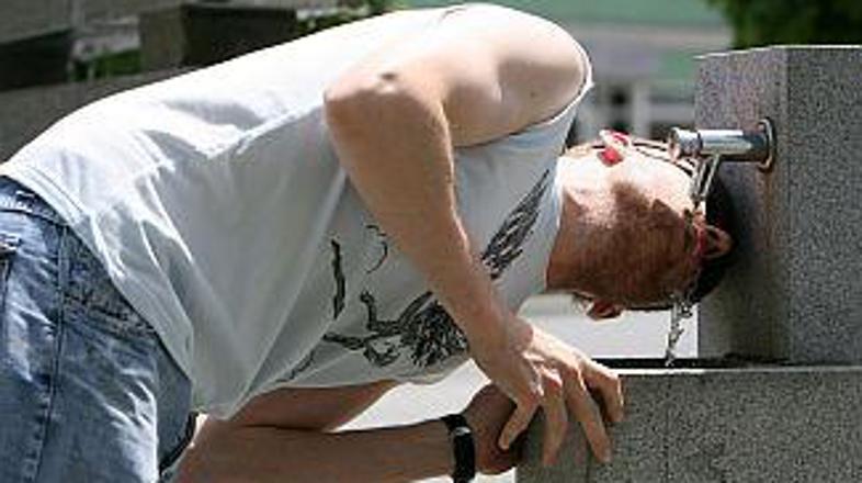 Za vedno hujšo vročino, ki nas je presenetila v teh dneh, smo veliko krivi tudi 