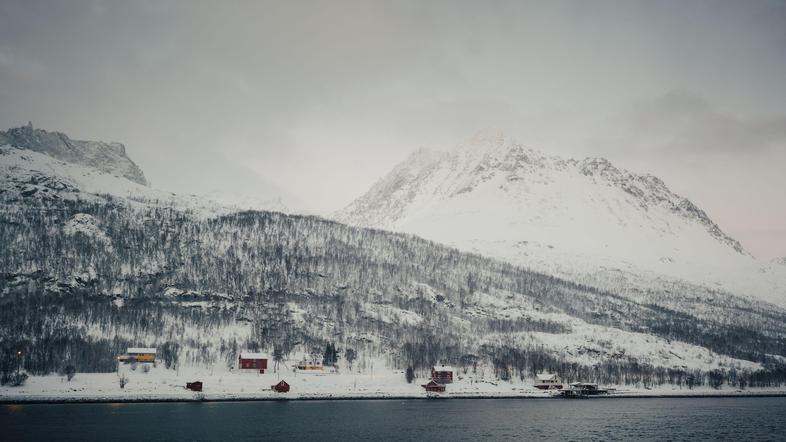gore na območju Lyngen na severu Norveške
