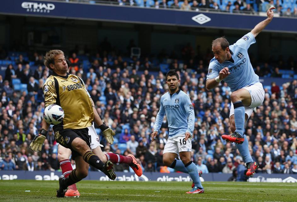 manchester city west ham zabaleta jaskelainen