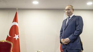 Vladimir Putin med srečanjem v Teheranu.