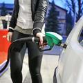 Slovenija 18.02.2014 gorivo, bencin, dizel, tocenje goriva v avtomobil, Petrol, 