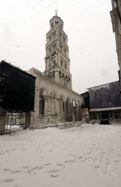 Sneg in mraz po Evropi.