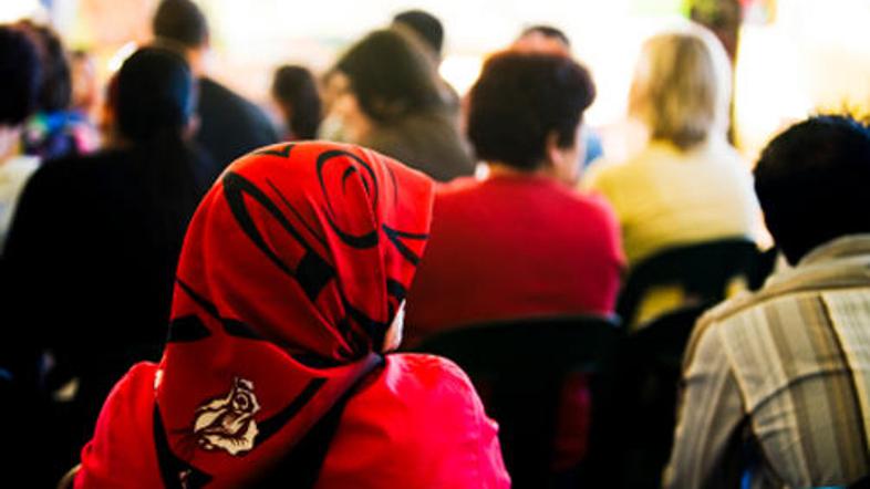 Slovenski delodajalci imajo raje, če delavci ne govorijo o svoji veroizpovedi.