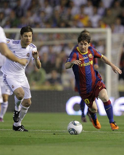 Xabi Alonso Lionel Messi