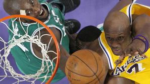 Kevin Garnett bo zabijal in delil banane tudi na All Stars tekmi lige NBA.