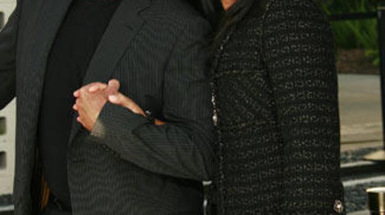 270308-robinwilliams-fly