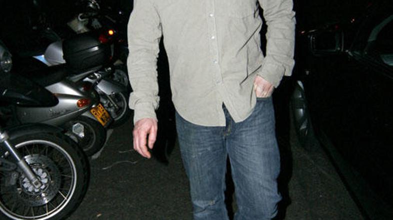 Sovražnost je 34-letnega Oliverja pripeljala do zloma. Vir je razkril, da se Jam