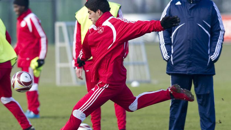 Martin Jol (v ozadju desno) pri Ajaxu vodi novo talentirano generacijo na čelu z