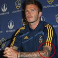 David Beckham si je za deseto obletnico zakona podaril še eno tetovažo.