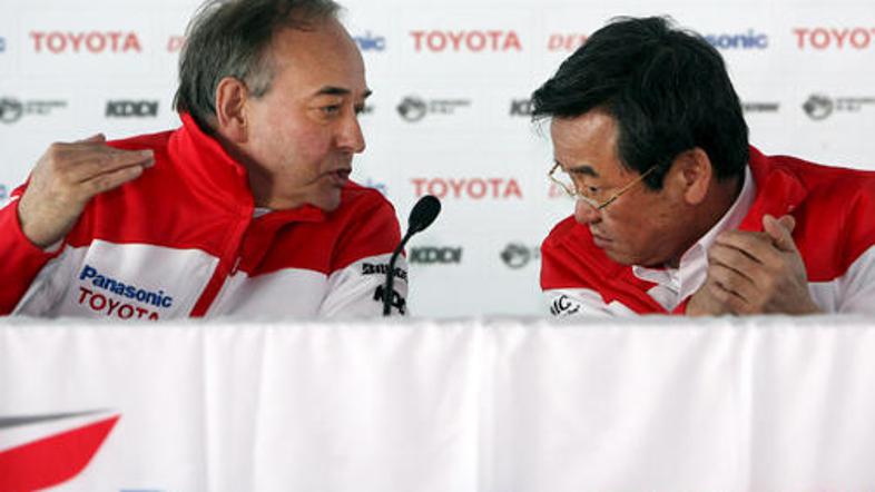 John Howett in Tadashi Yamashima, glavna moža Toyotine ekipe formule 1
