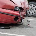 prometna nesreča parkirišče vozili razbitine