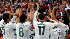 Naj se danes čim večkrat pleše in Slovenija bo šla naprej v osmino finala. (Foto