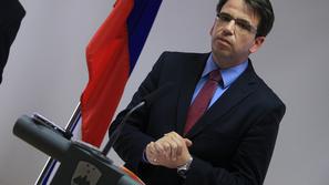 V vladi danes pripravljajo odgovore Petra Pogačarja, snovalca pokojninske reform