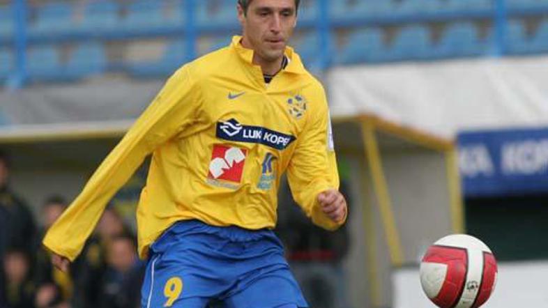 Darko Djukić je bil z dvema goloma junak srečanja v Celju.