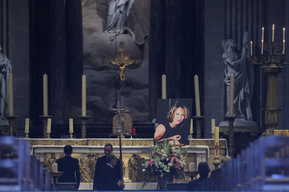 pogreb Nathalie Baye