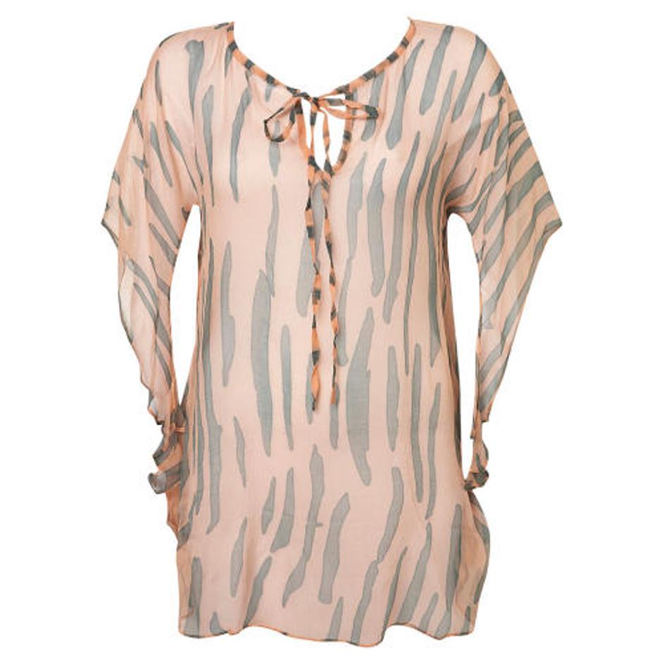 Kolekcijo svojih oblačil je z zapeljivo prosojno dopolnila tud Kate Moss.