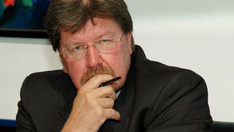 Najnovejša Bavčarjeva marketinška poteza: štipendije za revne. Bavčar je lani pr